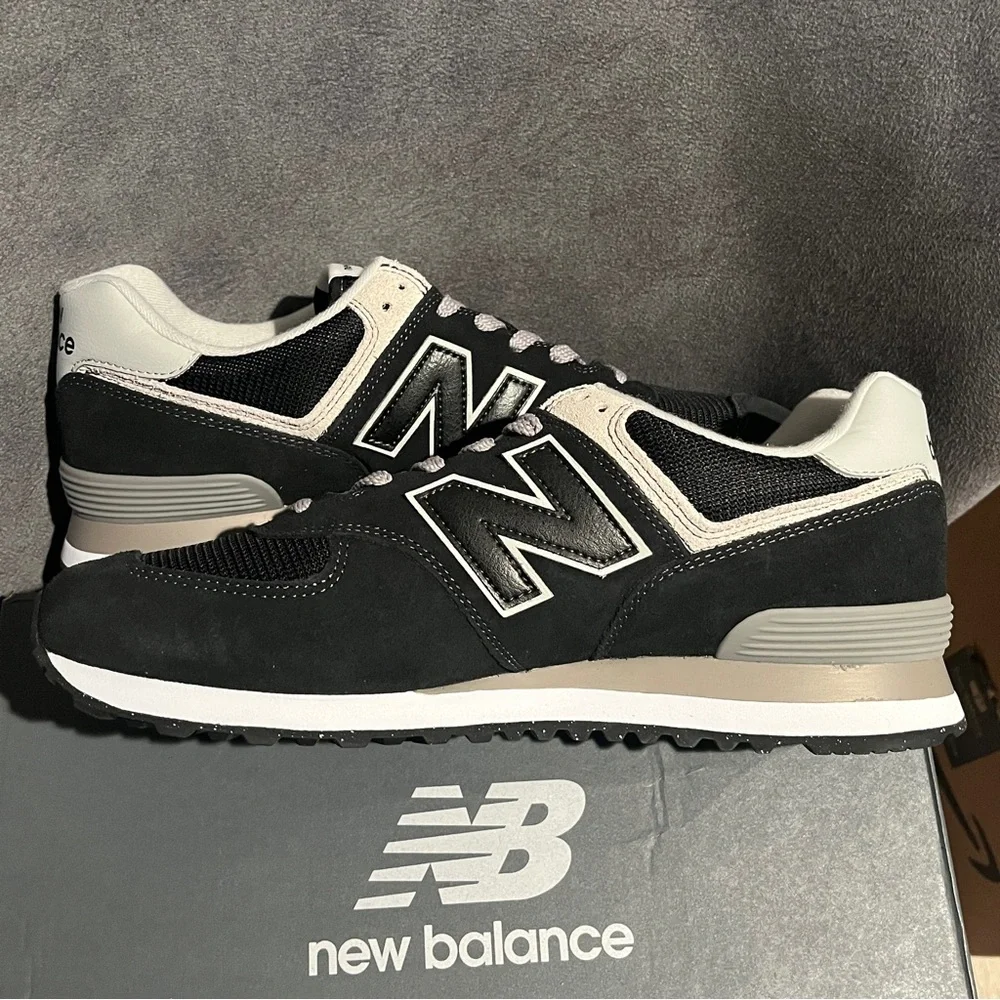 New Balance Men’s Sneaker 574 Black Size 11 US - Picture 2 of 13